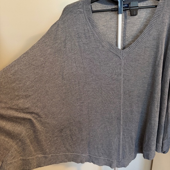 Splendid Gray Poncho Sweater - Picture 5 of 7